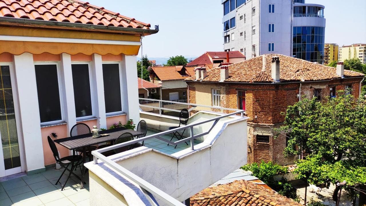 Guest House Katerina Korce Exterior photo