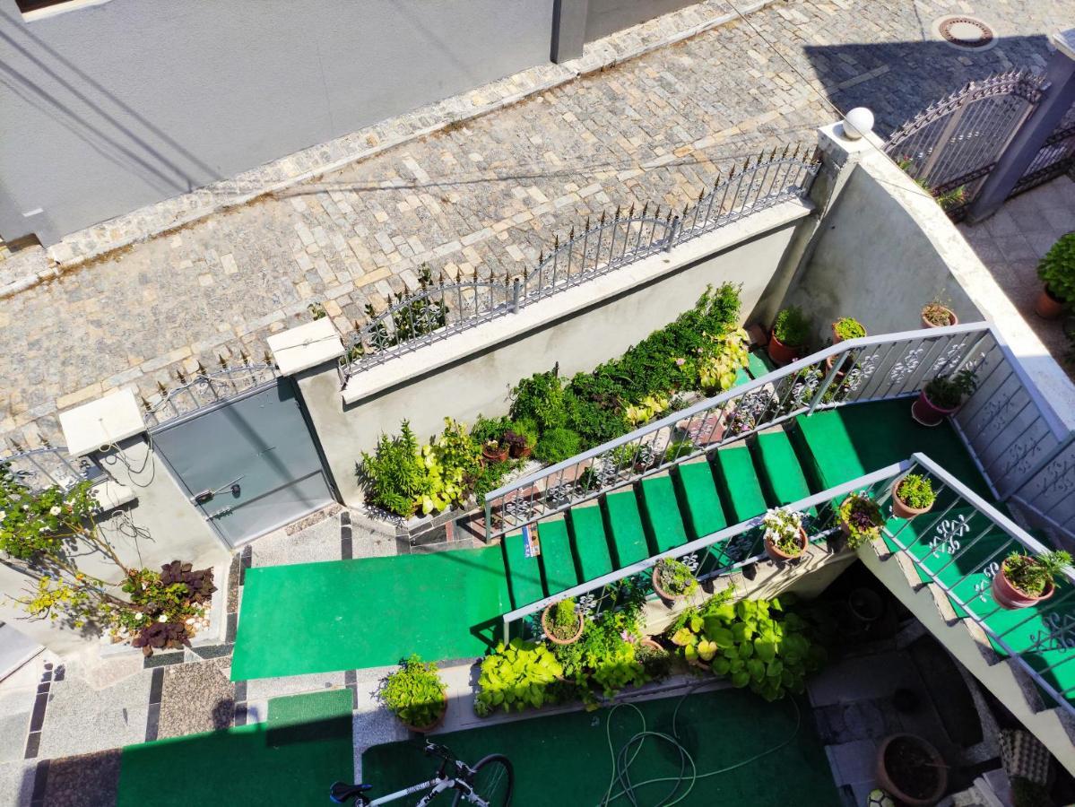 Guest House Katerina Korce Exterior photo