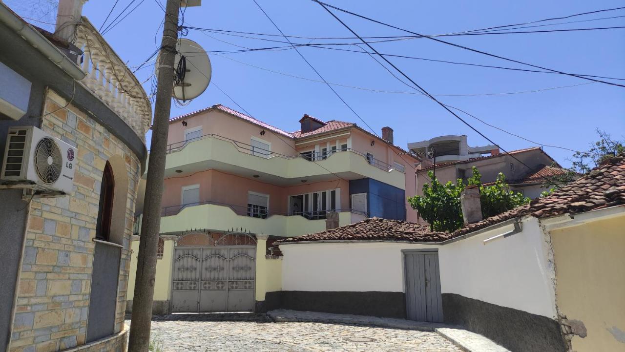 Guest House Katerina Korce Exterior photo