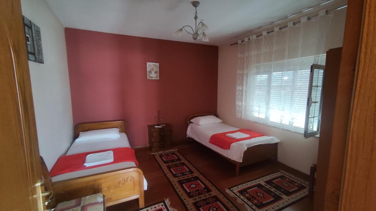 Guest House Katerina Korce Exterior photo