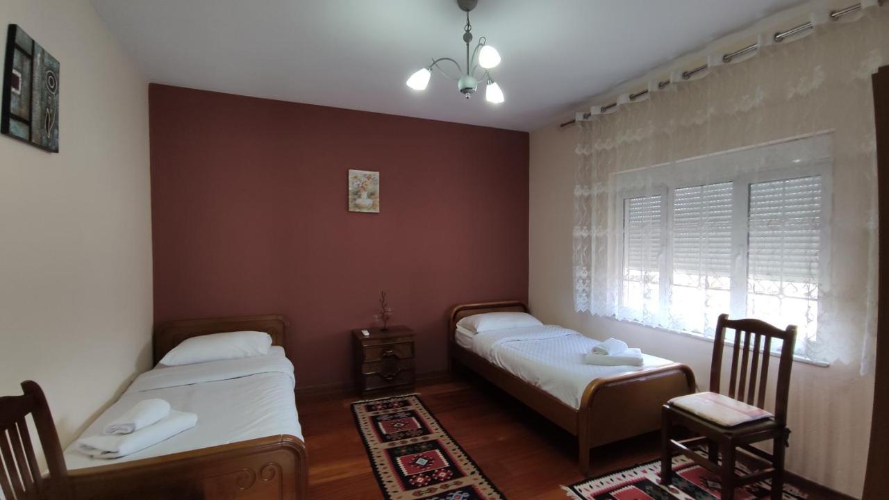 Guest House Katerina Korce Exterior photo