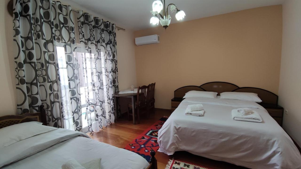 Guest House Katerina Korce Exterior photo